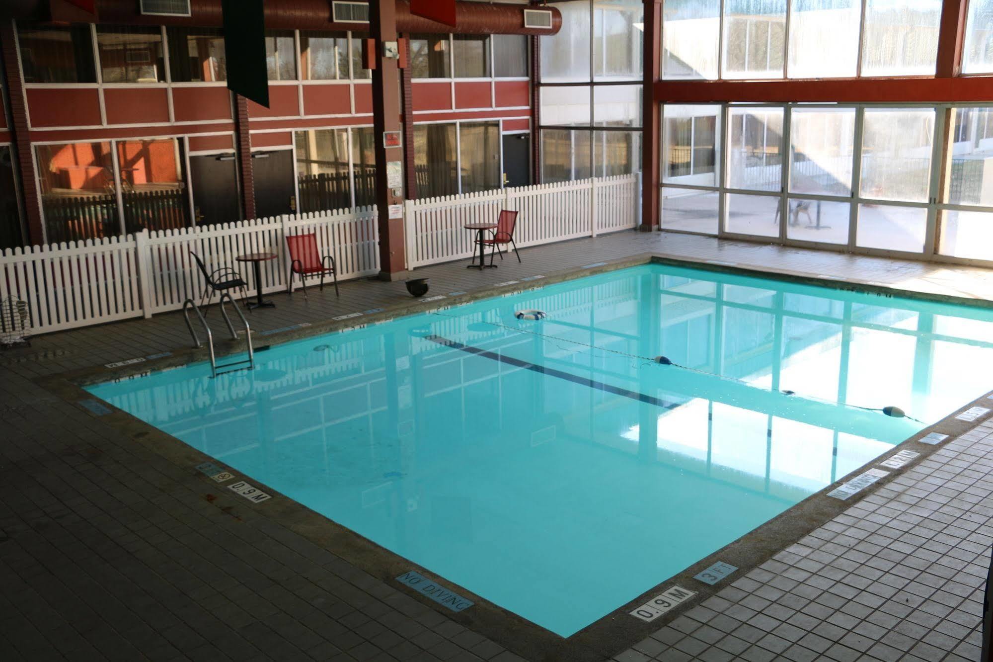Sky Hotel At Tulsa Airport المظهر الخارجي الصورة
